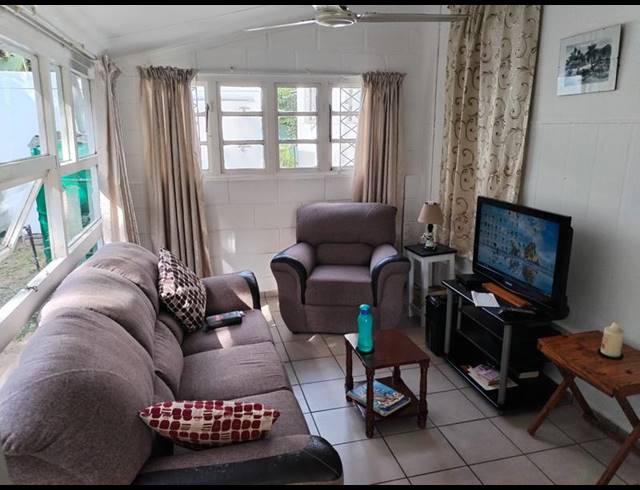 2 BEDROOM APARTMENT FOR SALE IN MARGATE BEACH